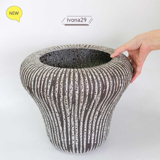 イヴォナ29 アート オブジェ デザイン性の高い 変形鉢 底穴なし 径34cm 高さ29.5cm